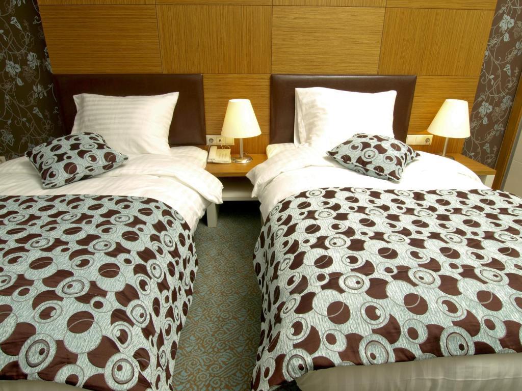 Grand Nur Plaza Hotel อัคเทา ห้อง รูปภาพ
