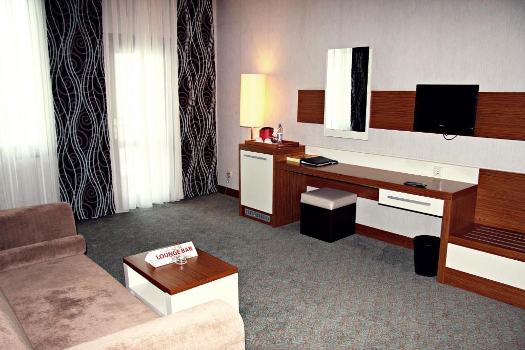 Grand Nur Plaza Hotel อัคเทา ห้อง รูปภาพ