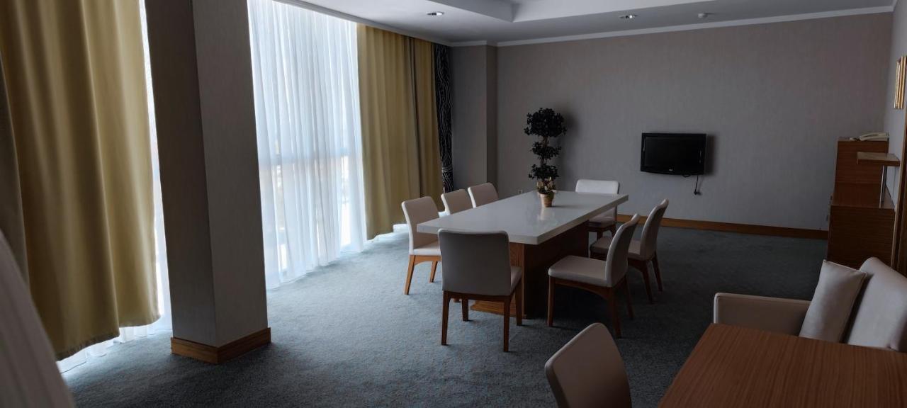 Grand Nur Plaza Hotel อัคเทา ภายนอก รูปภาพ