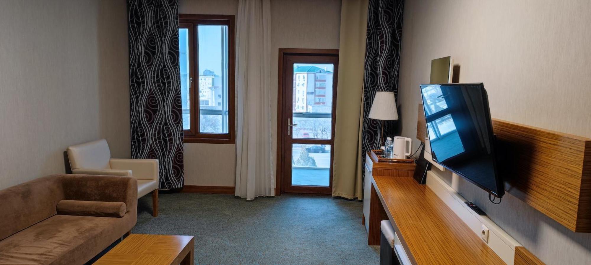 Grand Nur Plaza Hotel อัคเทา ภายนอก รูปภาพ