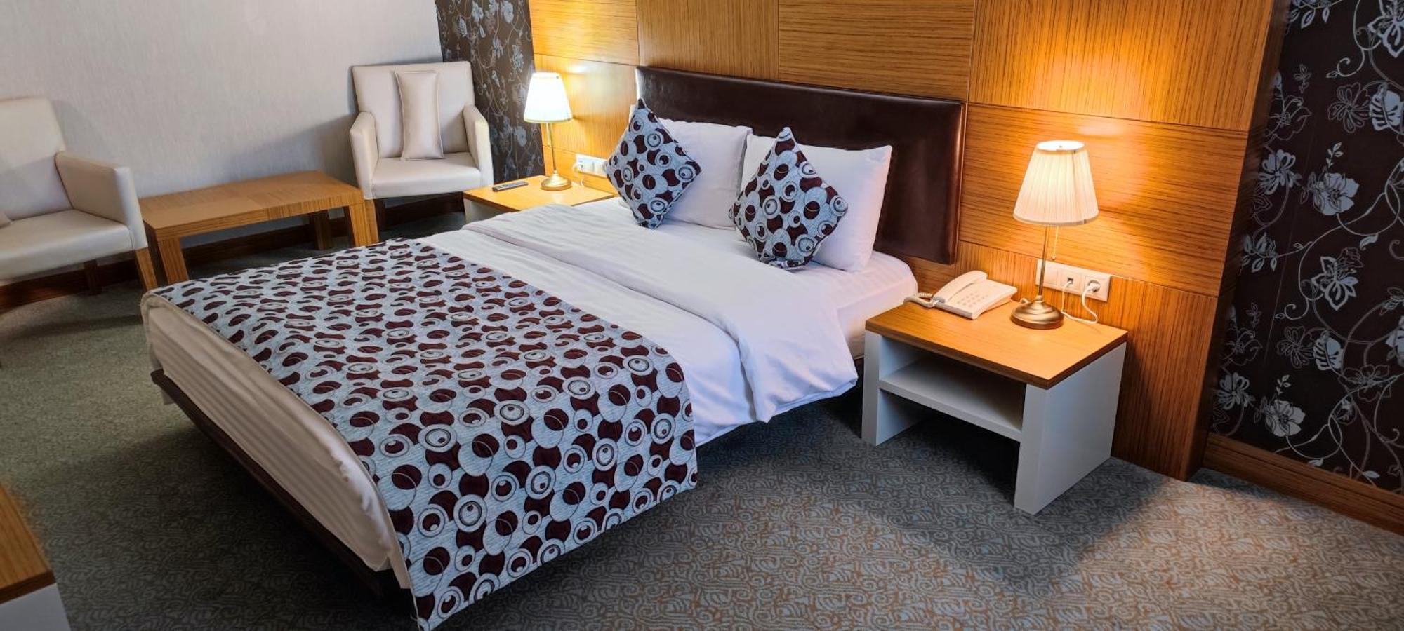 Grand Nur Plaza Hotel อัคเทา ภายนอก รูปภาพ