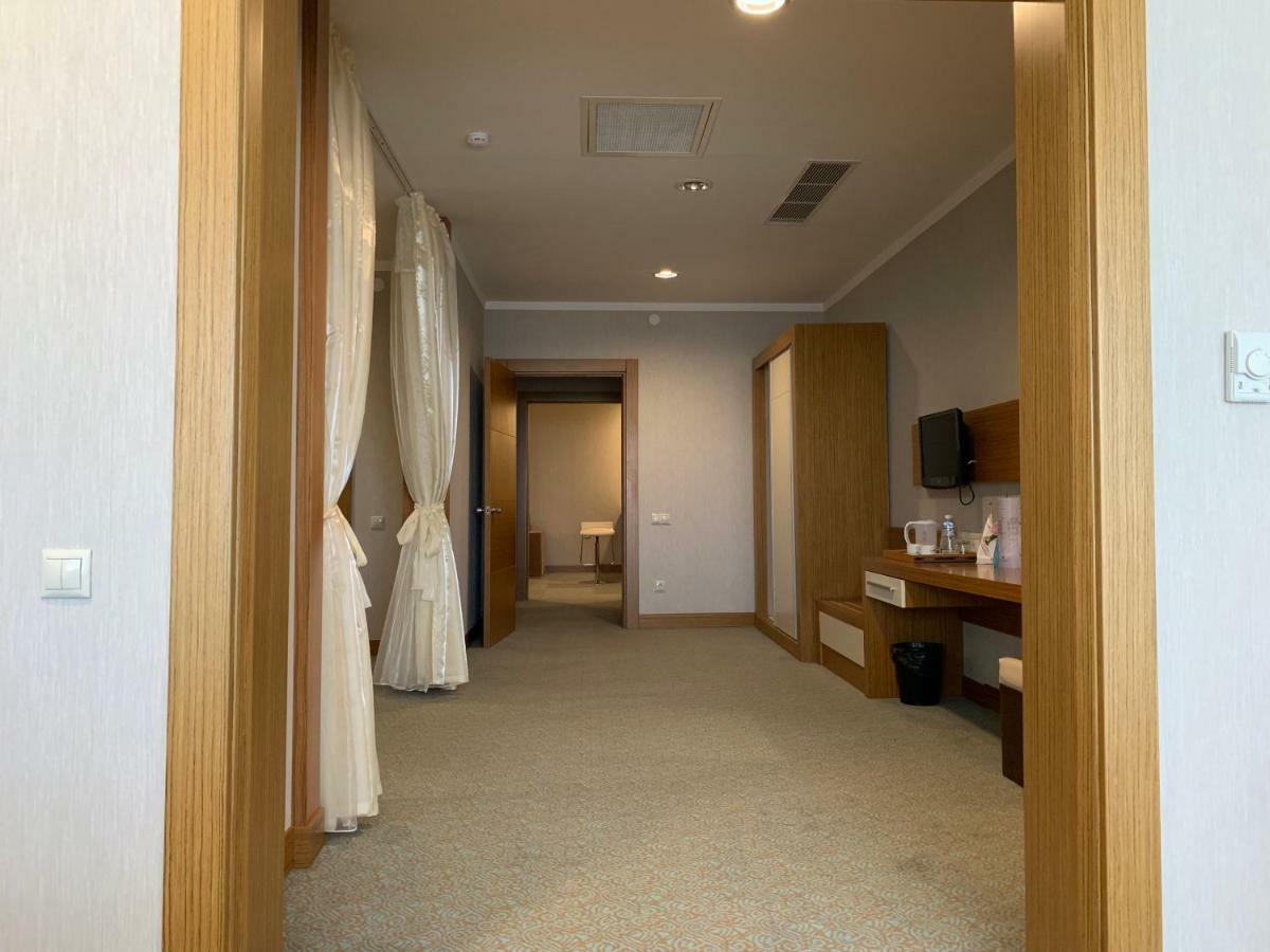 Grand Nur Plaza Hotel อัคเทา ภายนอก รูปภาพ